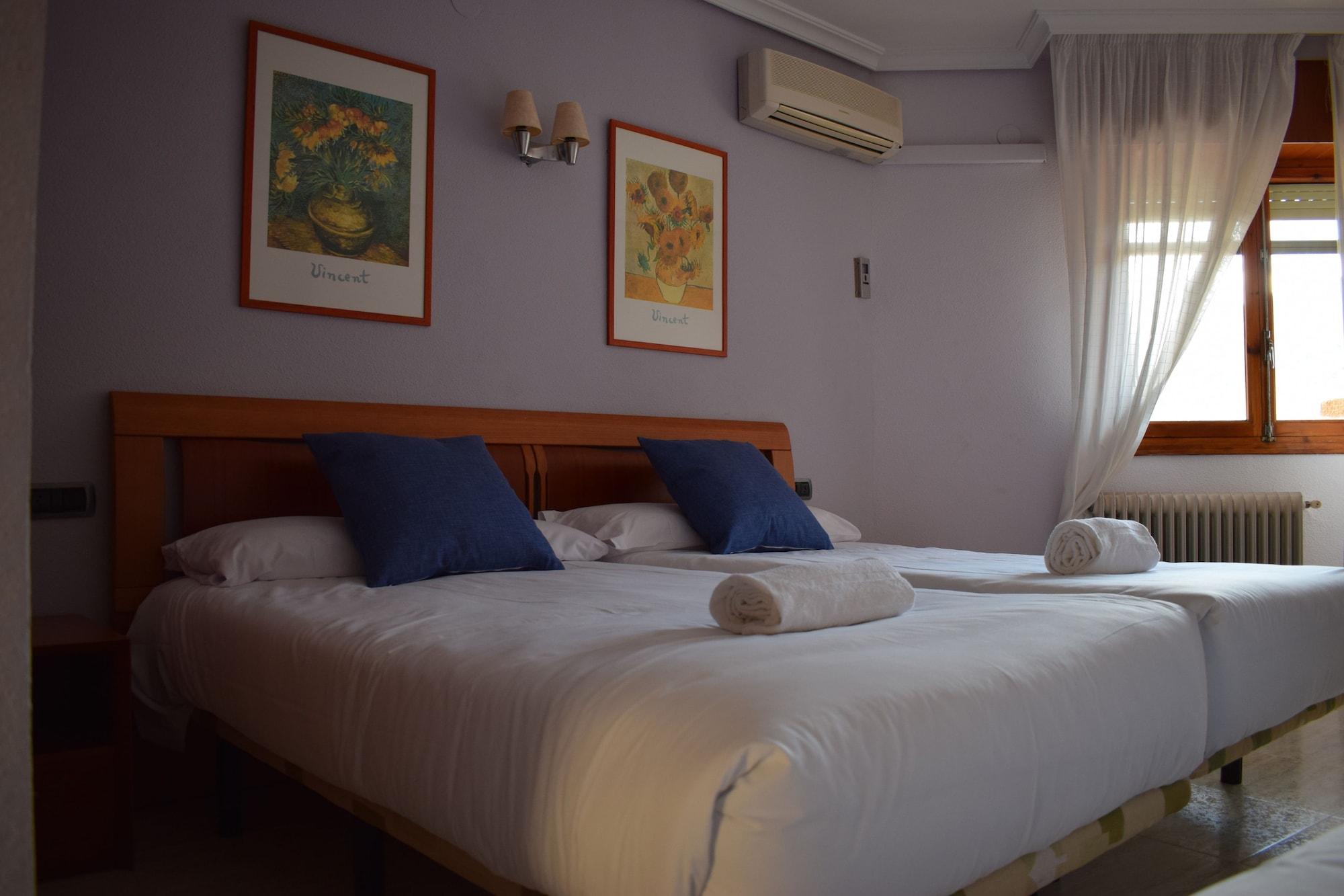 Hotel Restaurante Felipe II (Adults Only) Аїна Екстер'єр фото