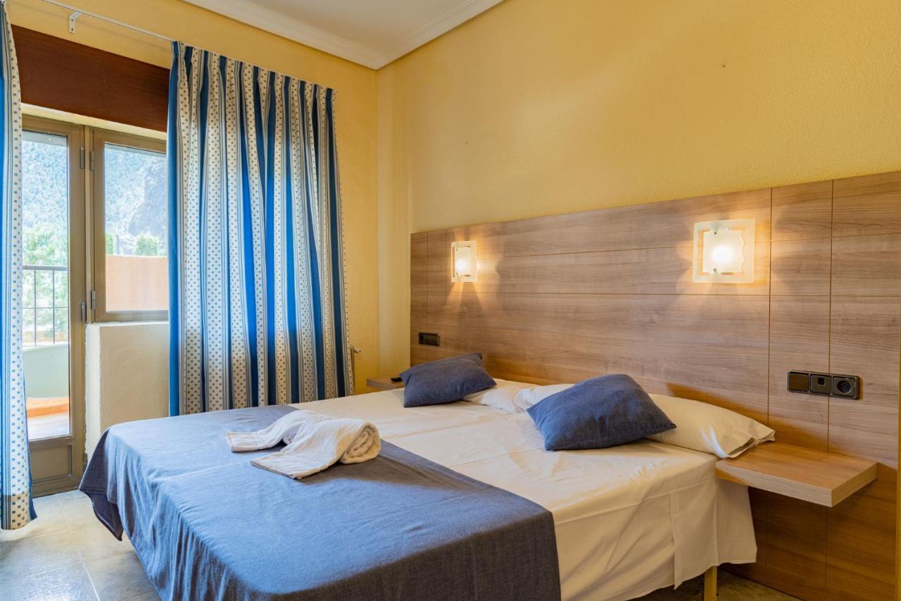 Hotel Restaurante Felipe II (Adults Only) Аїна Екстер'єр фото