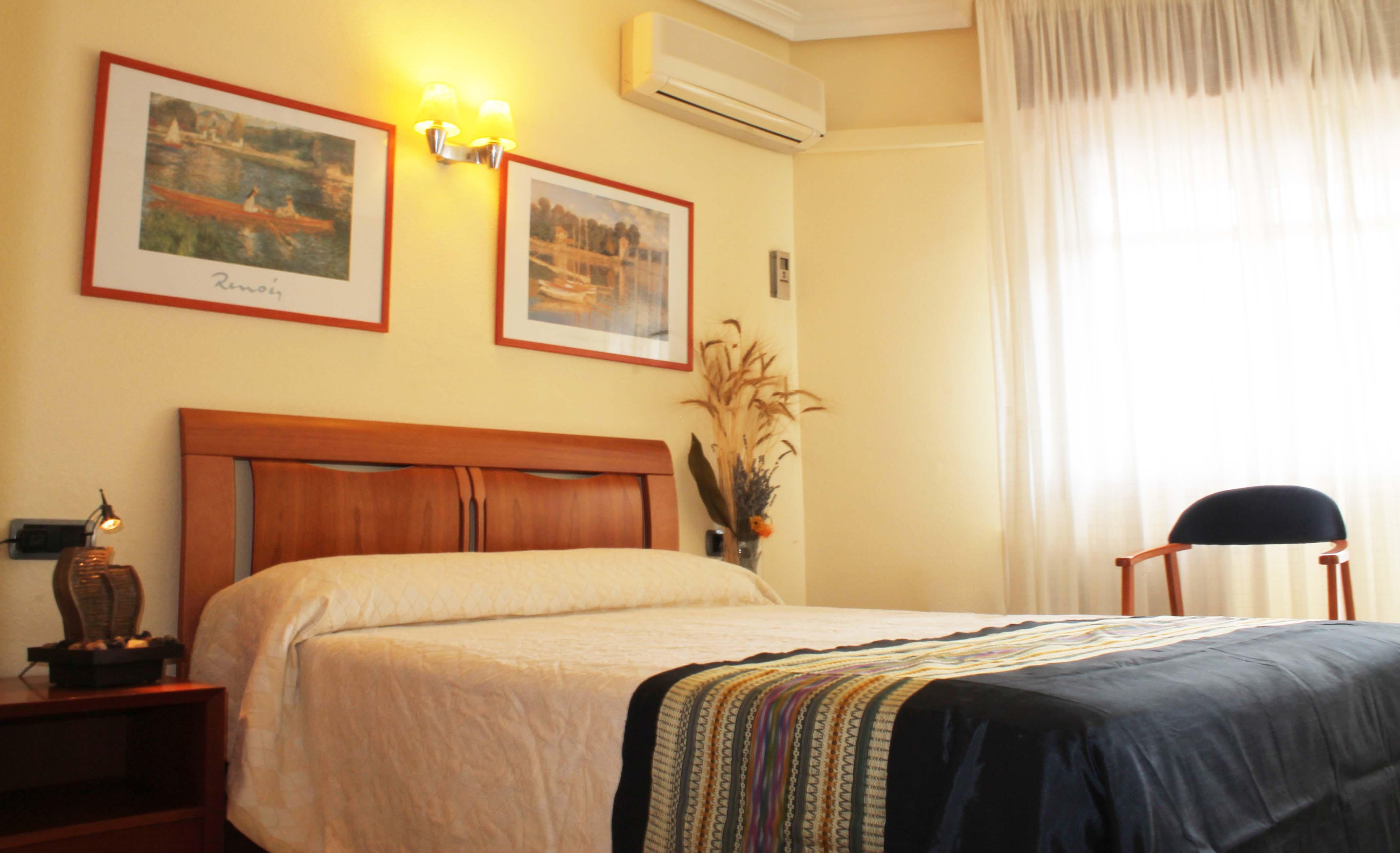 Hotel Restaurante Felipe II (Adults Only) Аїна Екстер'єр фото