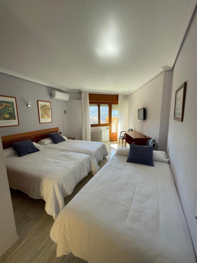 Hotel Restaurante Felipe II (Adults Only) Аїна Екстер'єр фото