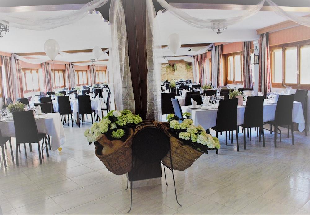 Hotel Restaurante Felipe II (Adults Only) Аїна Екстер'єр фото