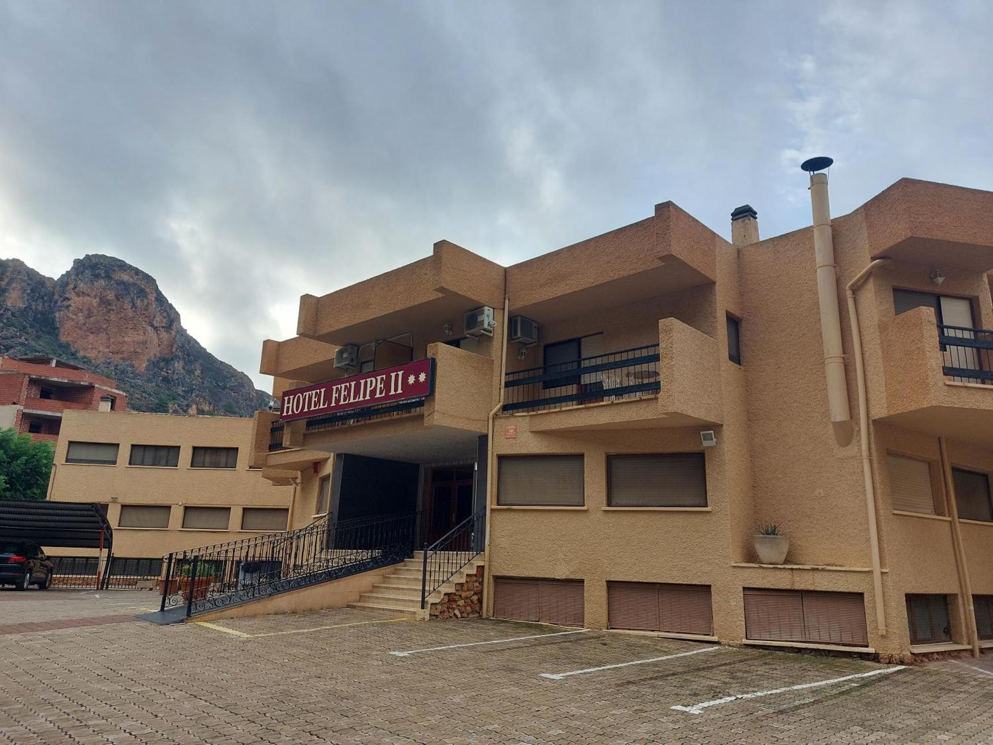 Hotel Restaurante Felipe II (Adults Only) Аїна Екстер'єр фото
