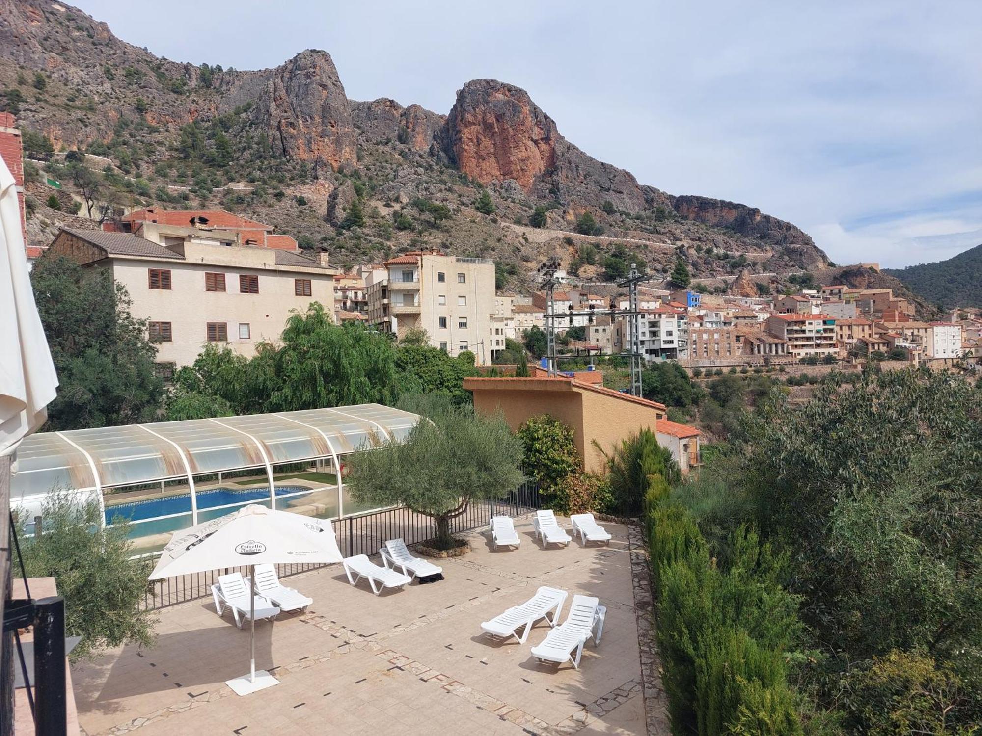 Hotel Restaurante Felipe II (Adults Only) Аїна Екстер'єр фото