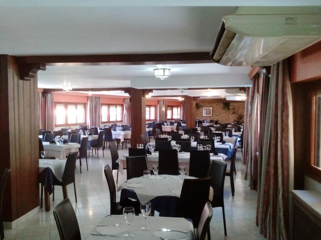 Hotel Restaurante Felipe II (Adults Only) Аїна Екстер'єр фото