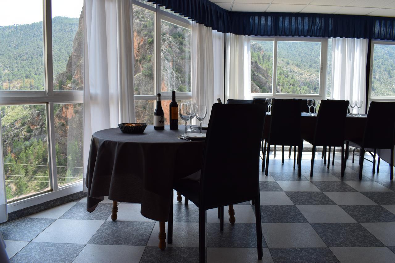 Hotel Restaurante Felipe II (Adults Only) Аїна Екстер'єр фото