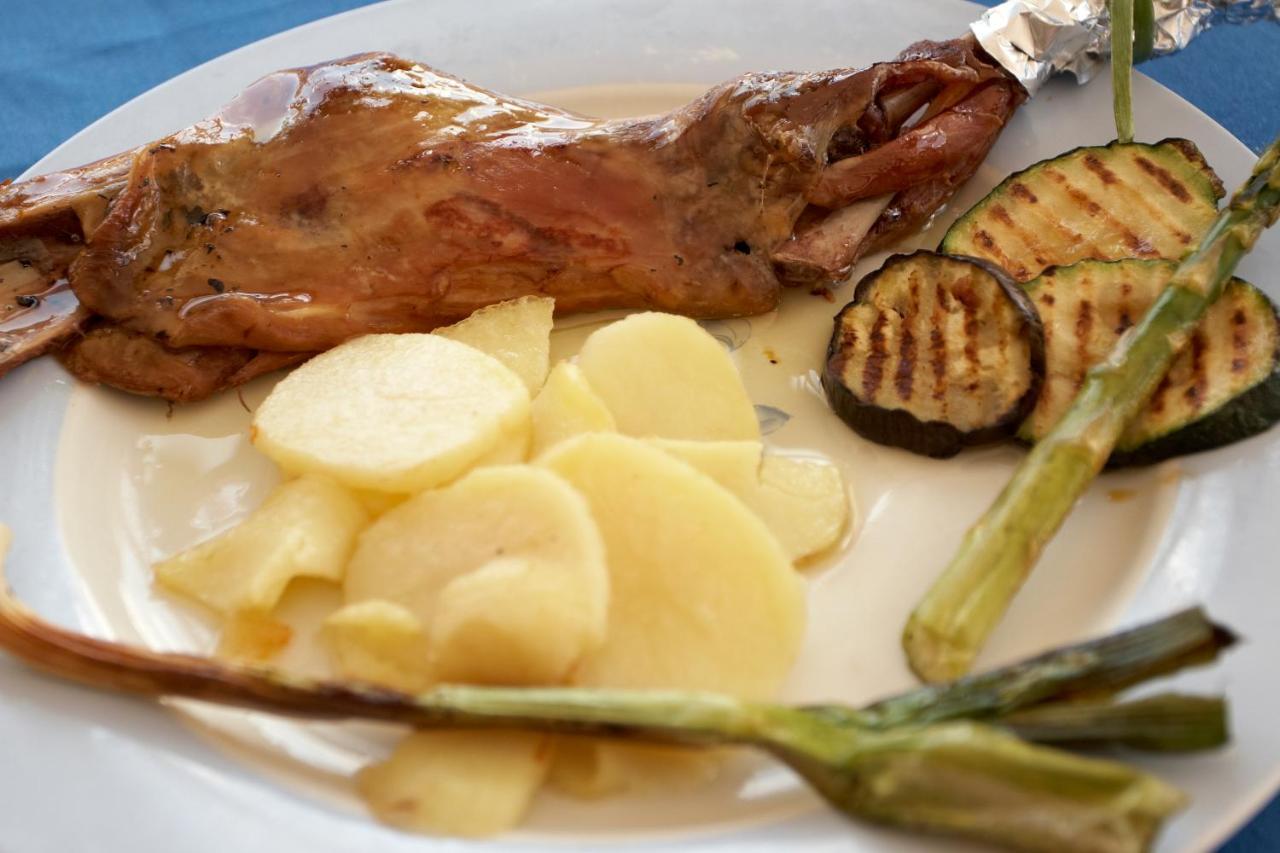 Hotel Restaurante Felipe II (Adults Only) Аїна Екстер'єр фото